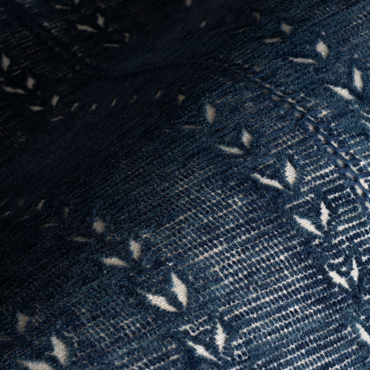Dash & Albert Vox Chevron Handmade Wool Rug in Navy, photo 7