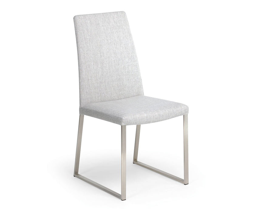 Nubia 61 | Trica Curvo Chair