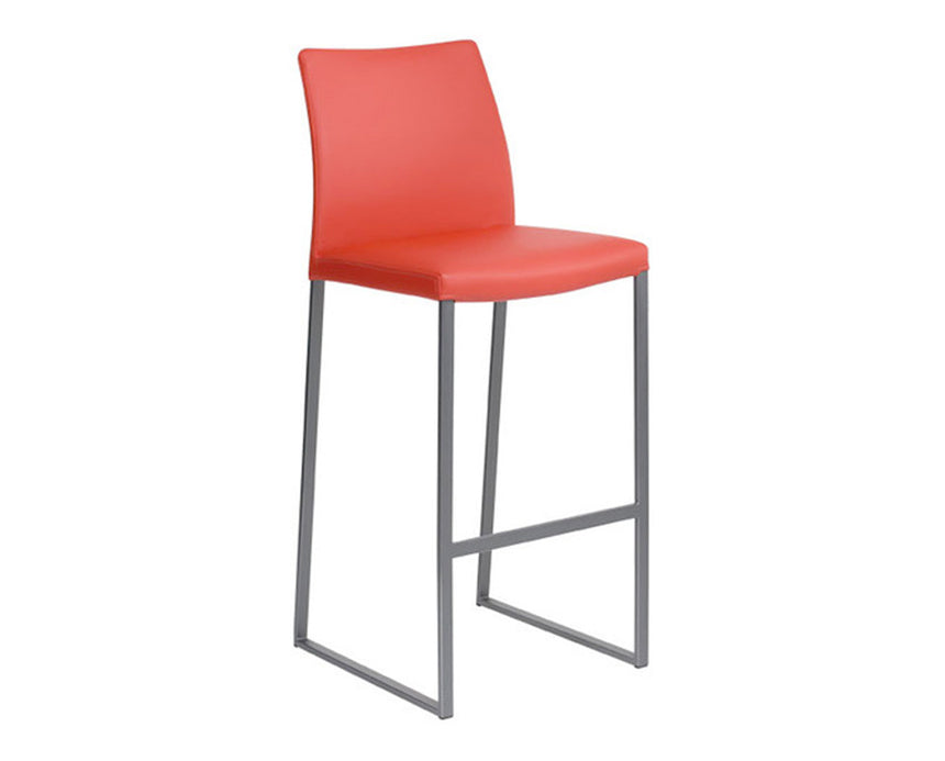 Dakota 89 | Trica Curvo Stool