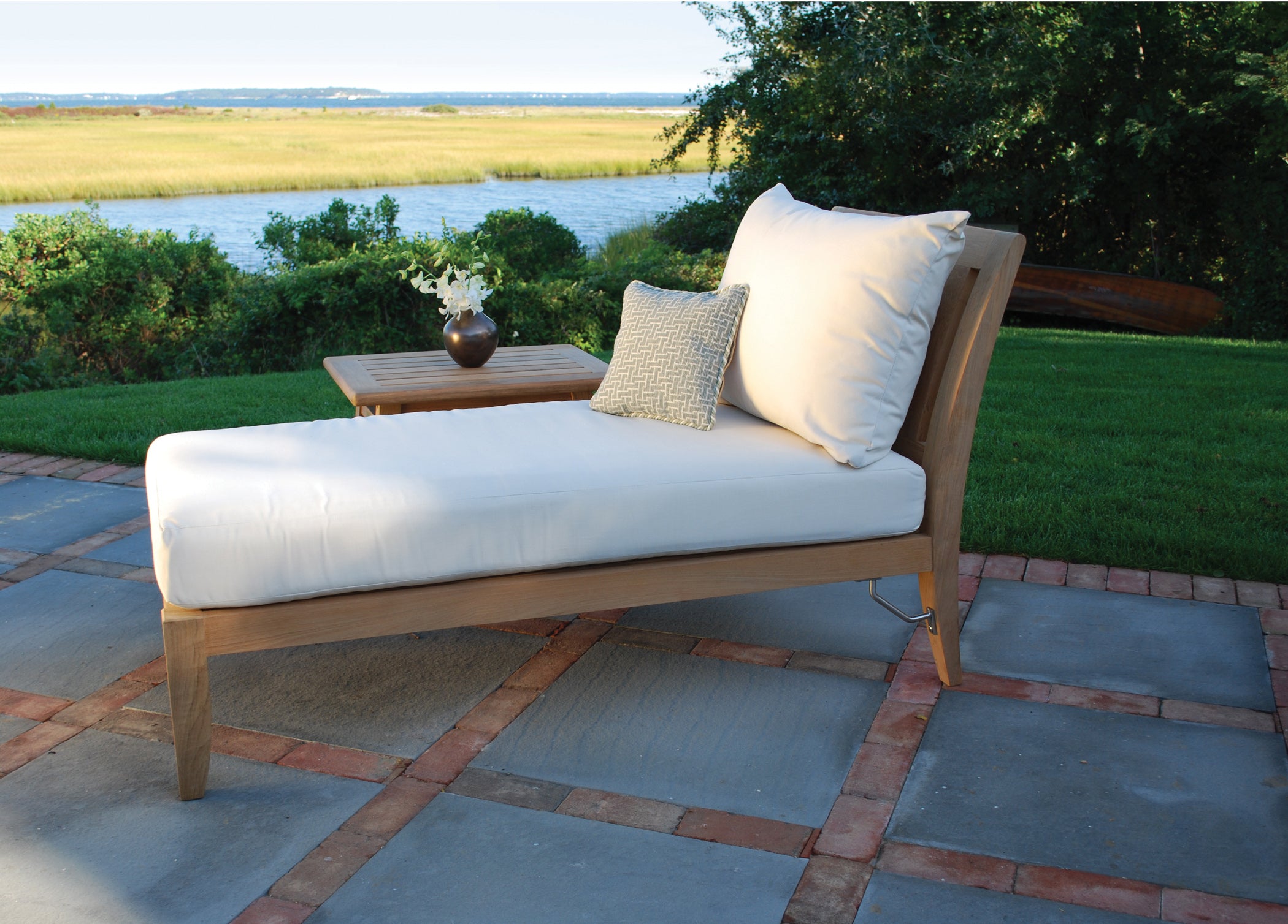 Sectional Chaise | Kingsley Bate Ipanema Collection | Valley Ridge Furniture