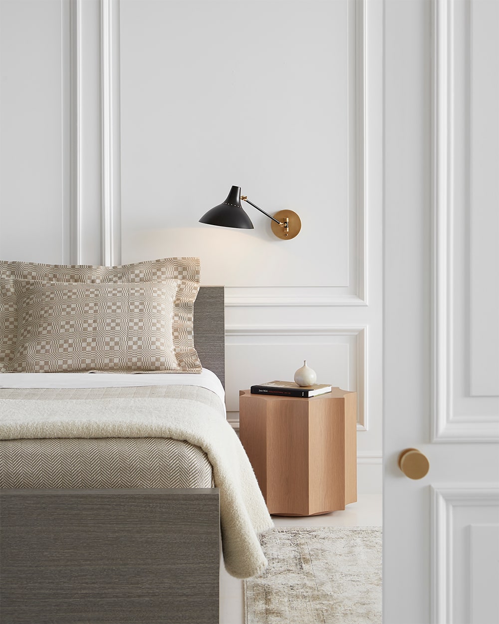 Black and Hand-Rubbed Antique Brass | Charlton Wall Light | Valley Ridge Furniture