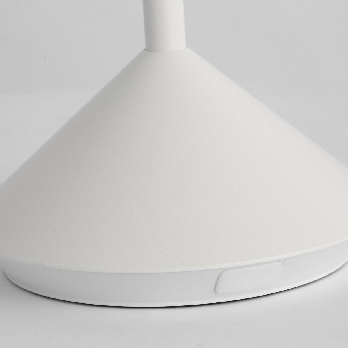 Moneta Accent Rechargeable Table Lamp