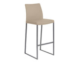 Trica Curvo Stool