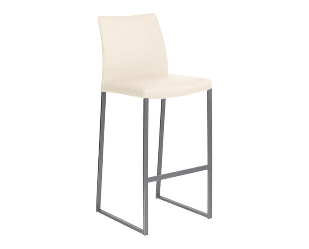 Trica Curvo Stool