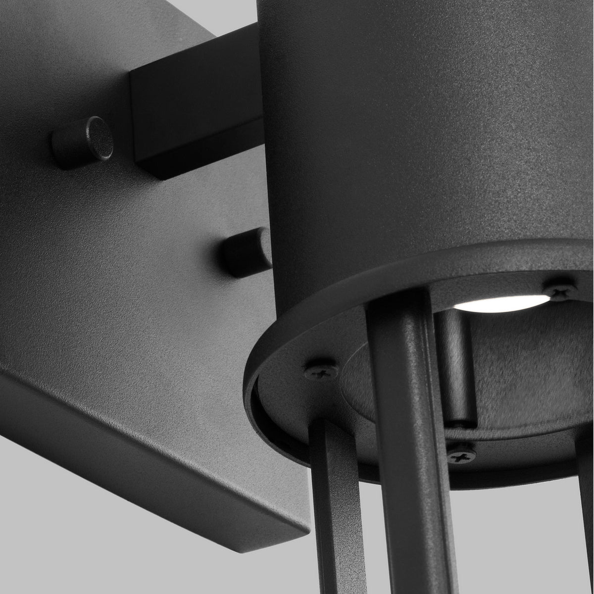 Union Medium Wall Lantern