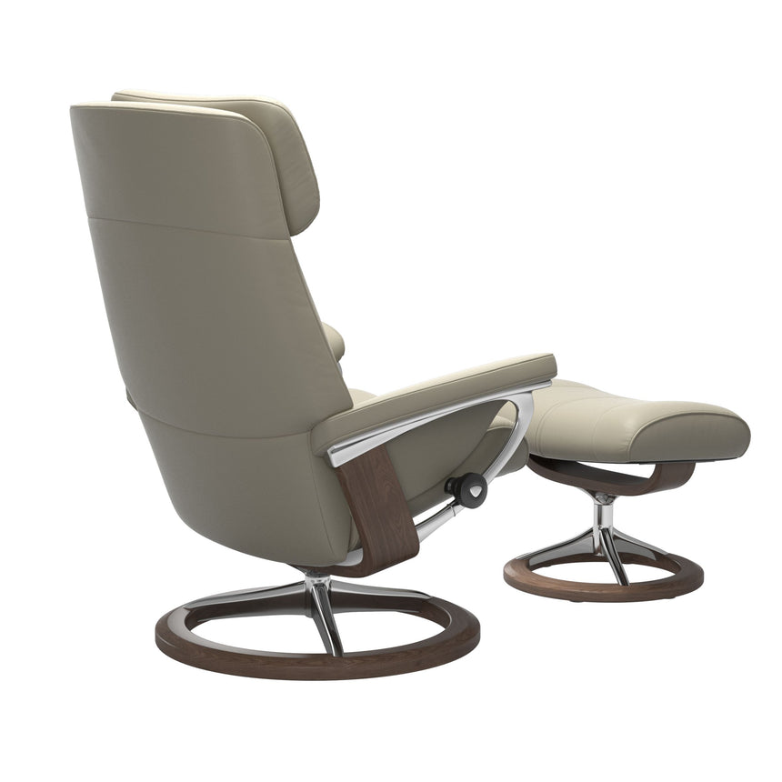 Paul Recliner - Signature Base - Paloma Light Grey - Walnut Wood