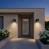 Huntwick Round Outdoor Wall