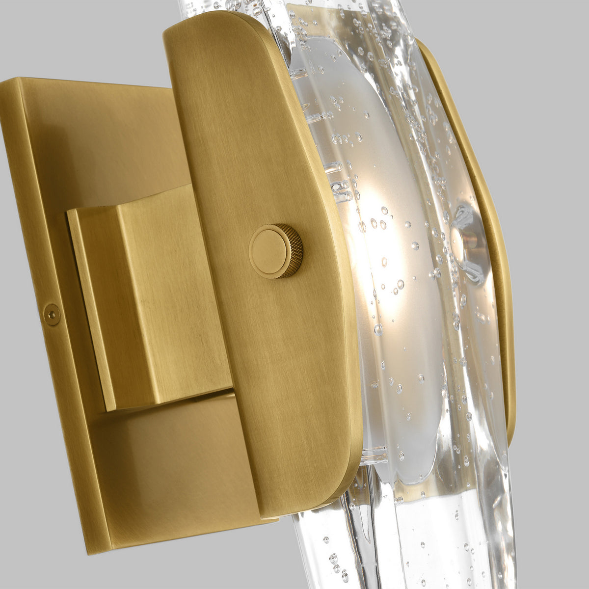 Wythe Medium Wall Sconce