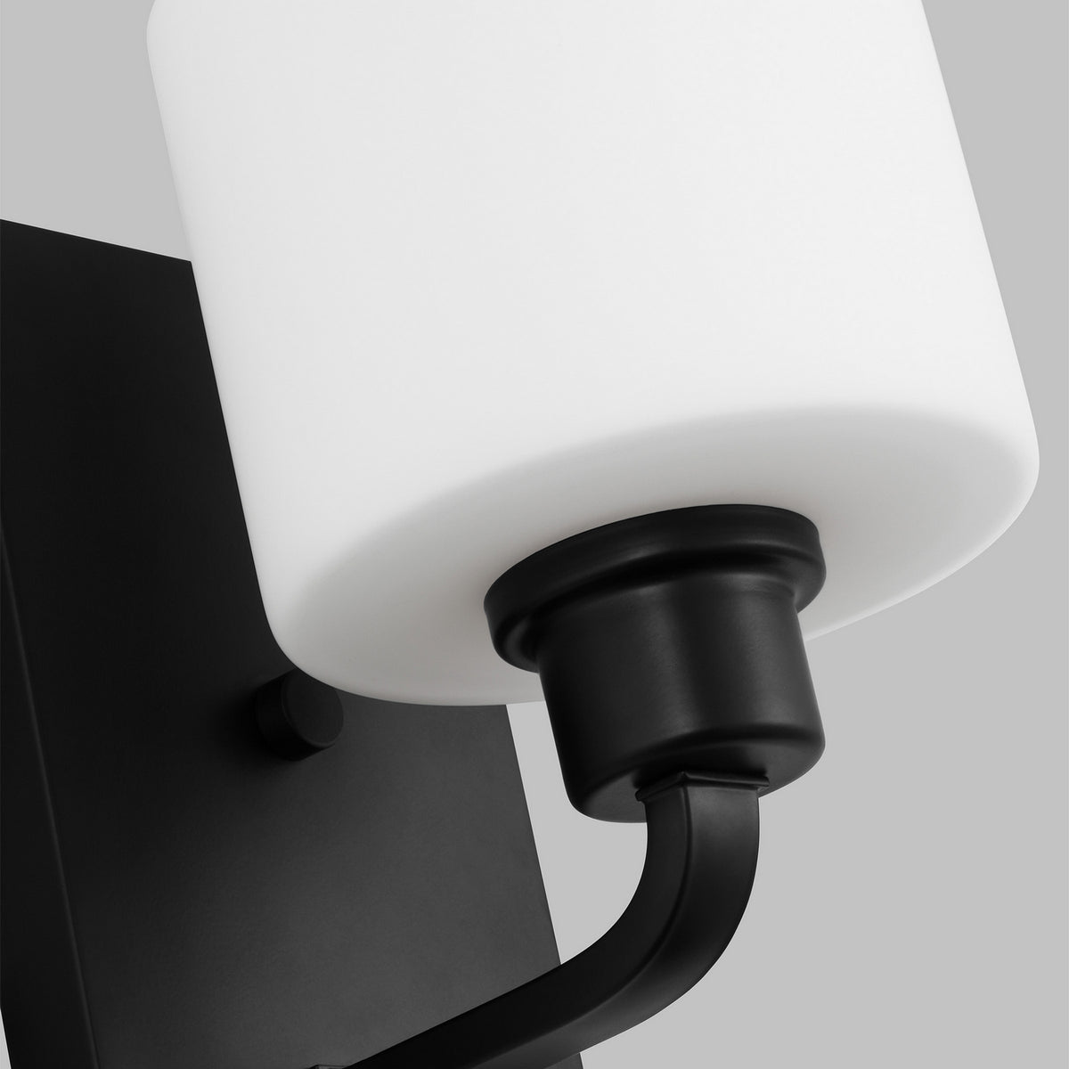 Canfield One Light Bath