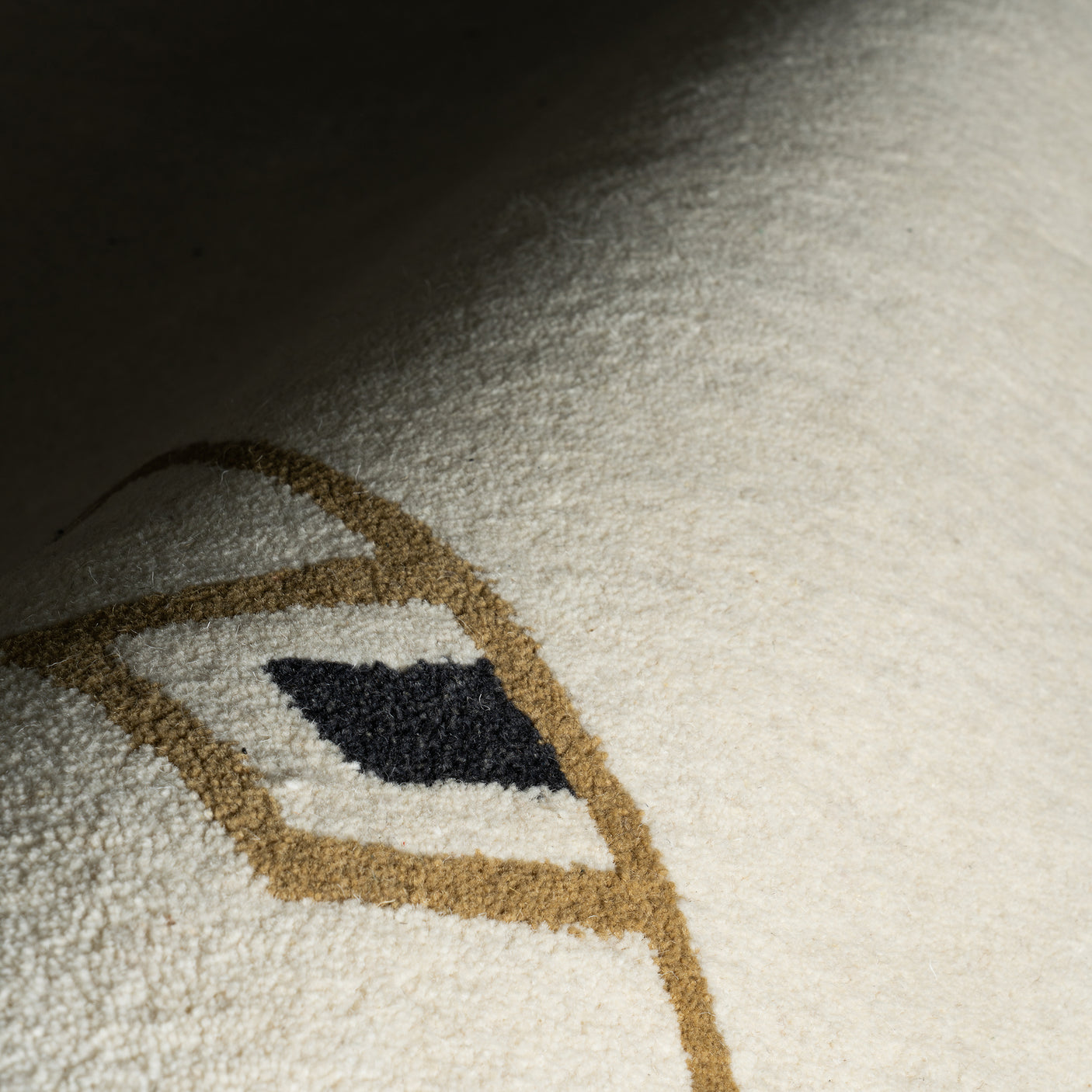 Nate Berkus Yves Bordered Wool Cozy Area Rug