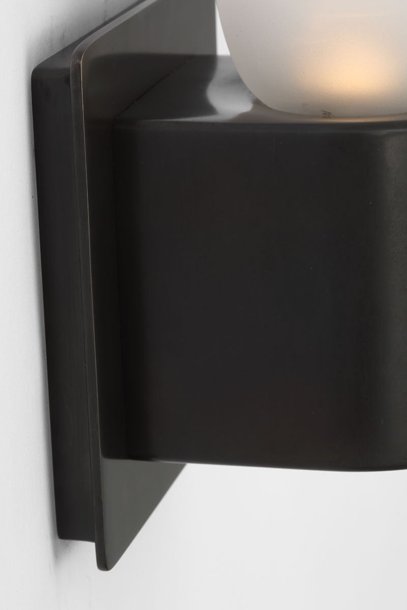 Volver Small Single Sconce