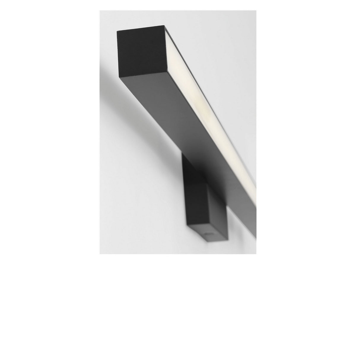 Marque 36 Led Vanity
