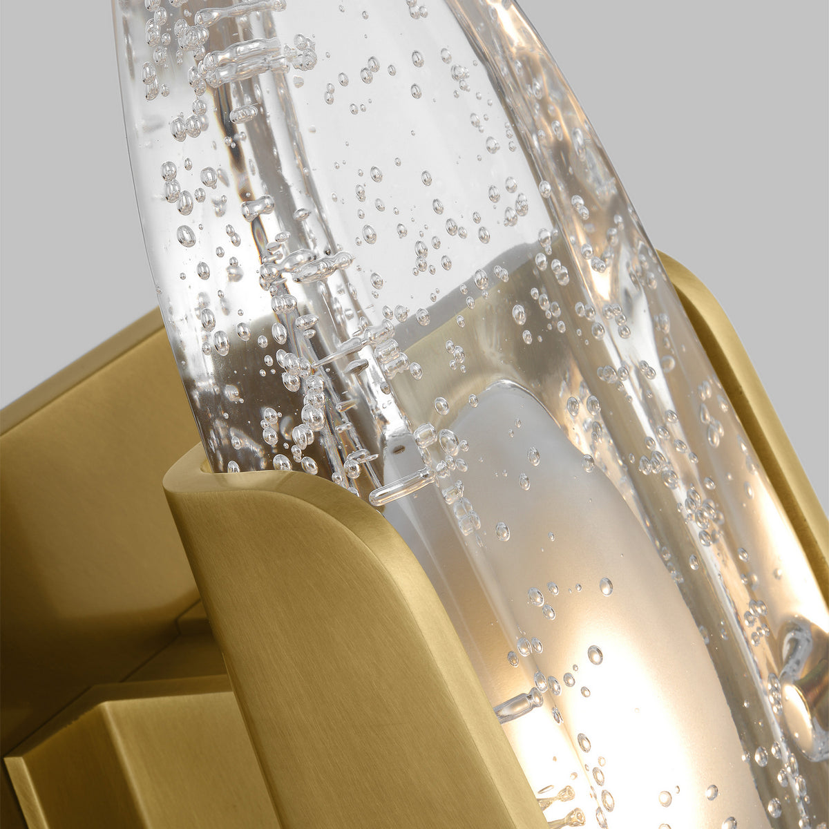 Wythe Medium Wall Sconce