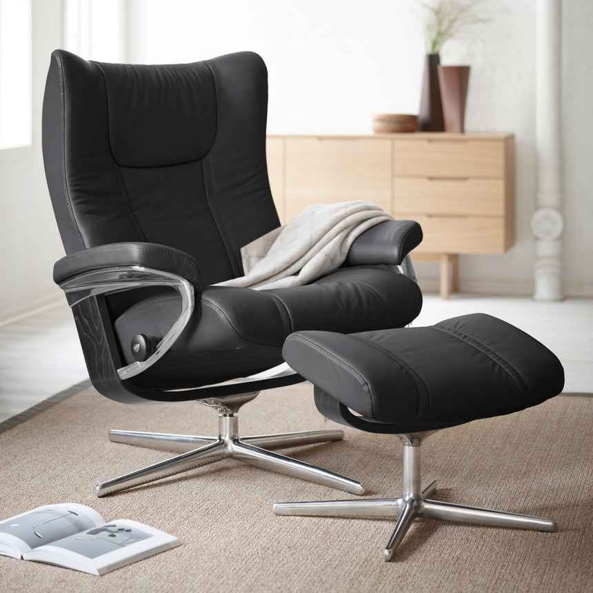 Stressless Wing Recliner Signature Base, room setting, shown in Paloma Black, Cross base all-groups