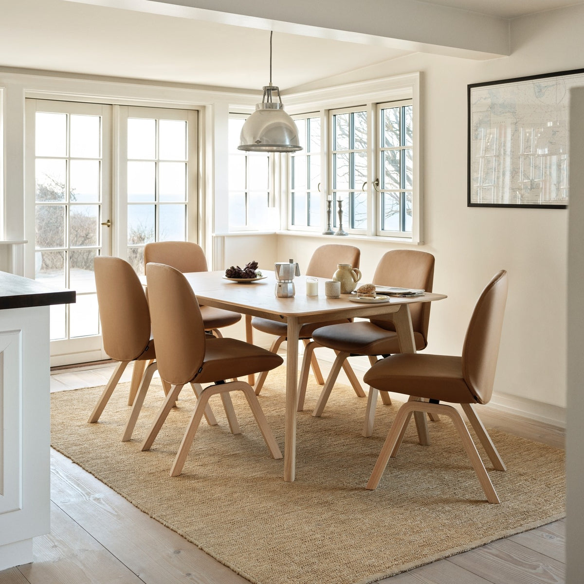 Stressless Bay Low Back Dining Chair with Vertical Legs (D100), room setting, shown in Batick New Caramel, D200 all-groups