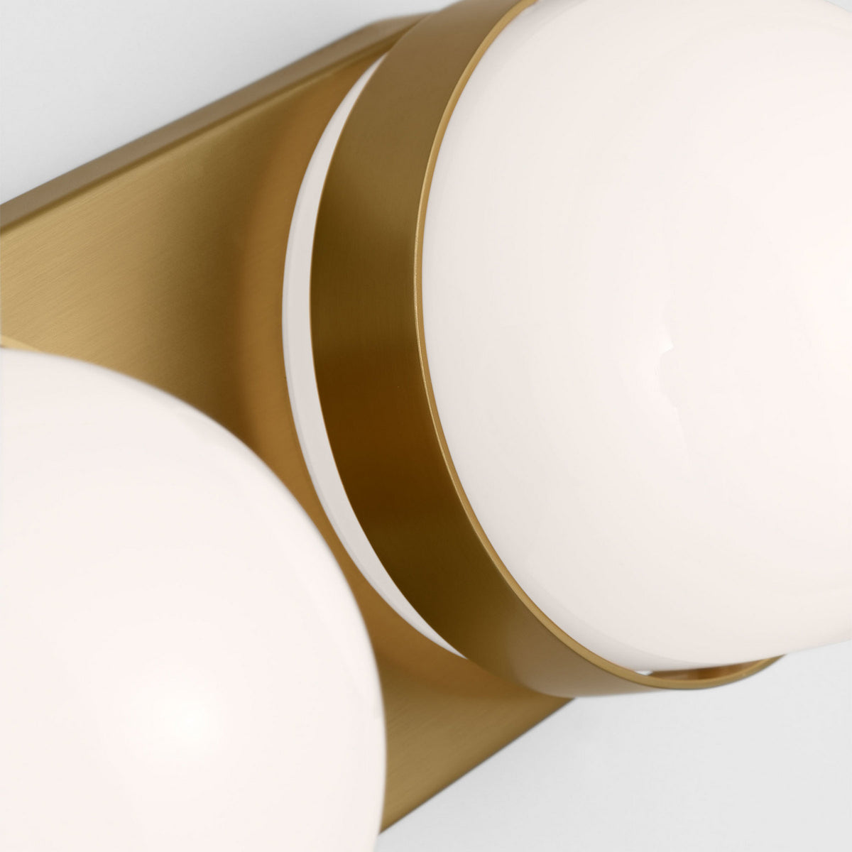 Syrie Medium Bath Sconce