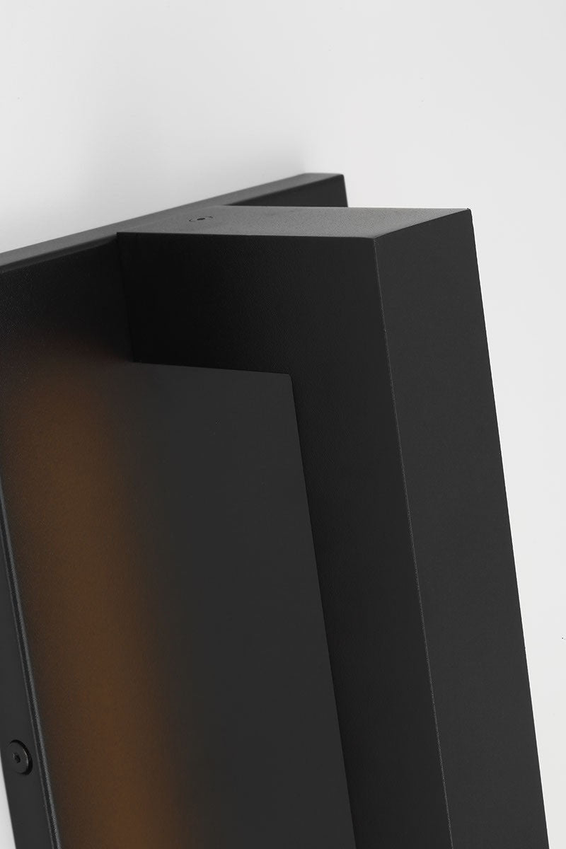 Stagger Small Wall
