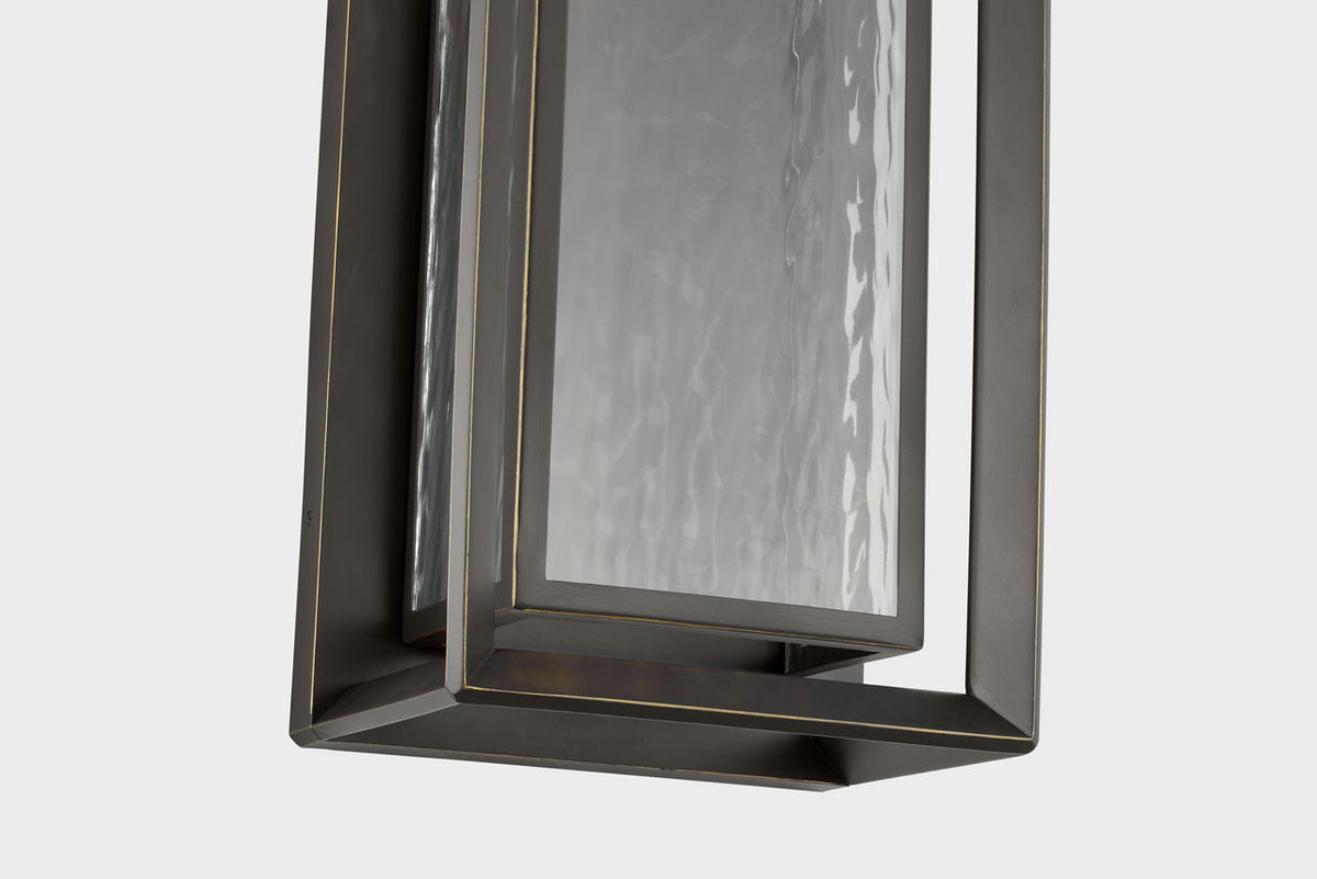 Urbandale Grande Wall Lantern