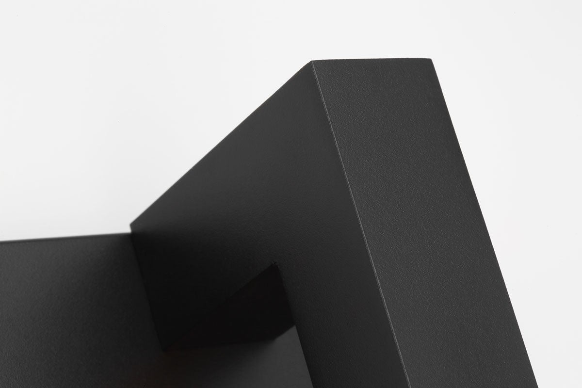 Stagger Medium Wall