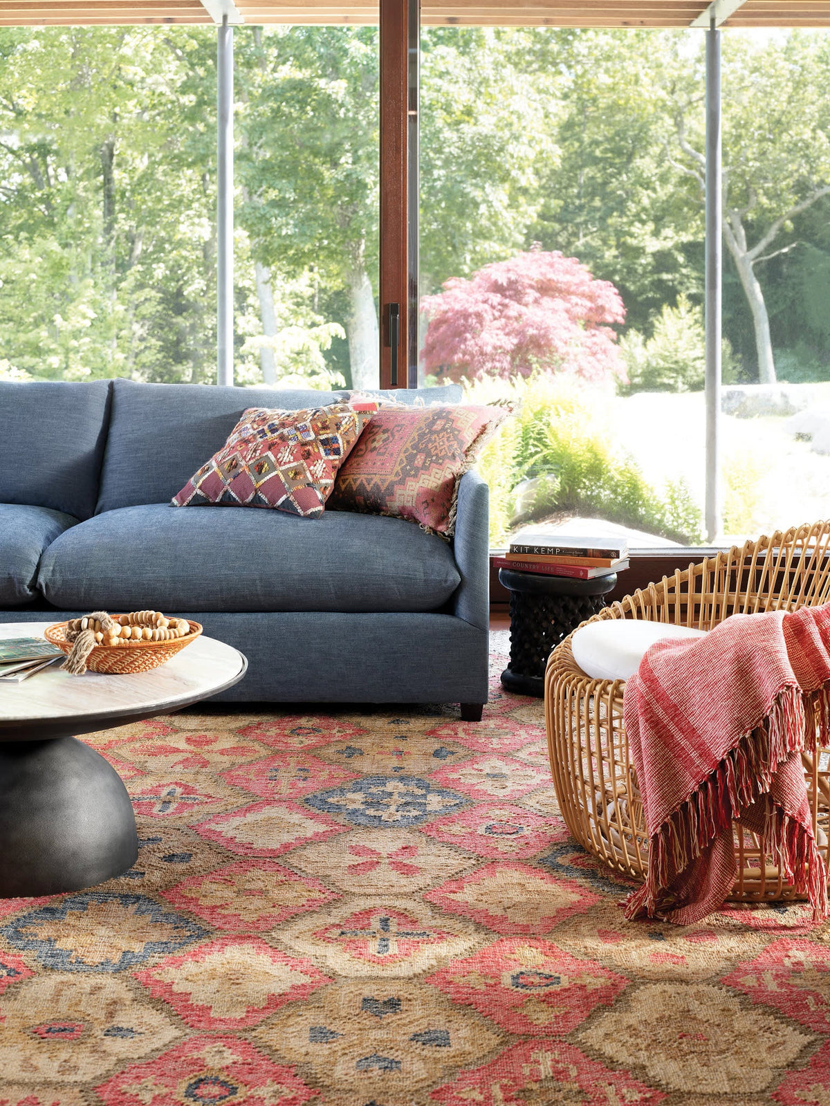 Dash & Albert Pali Handwoven Jute Rug in Multicolour, living room setting