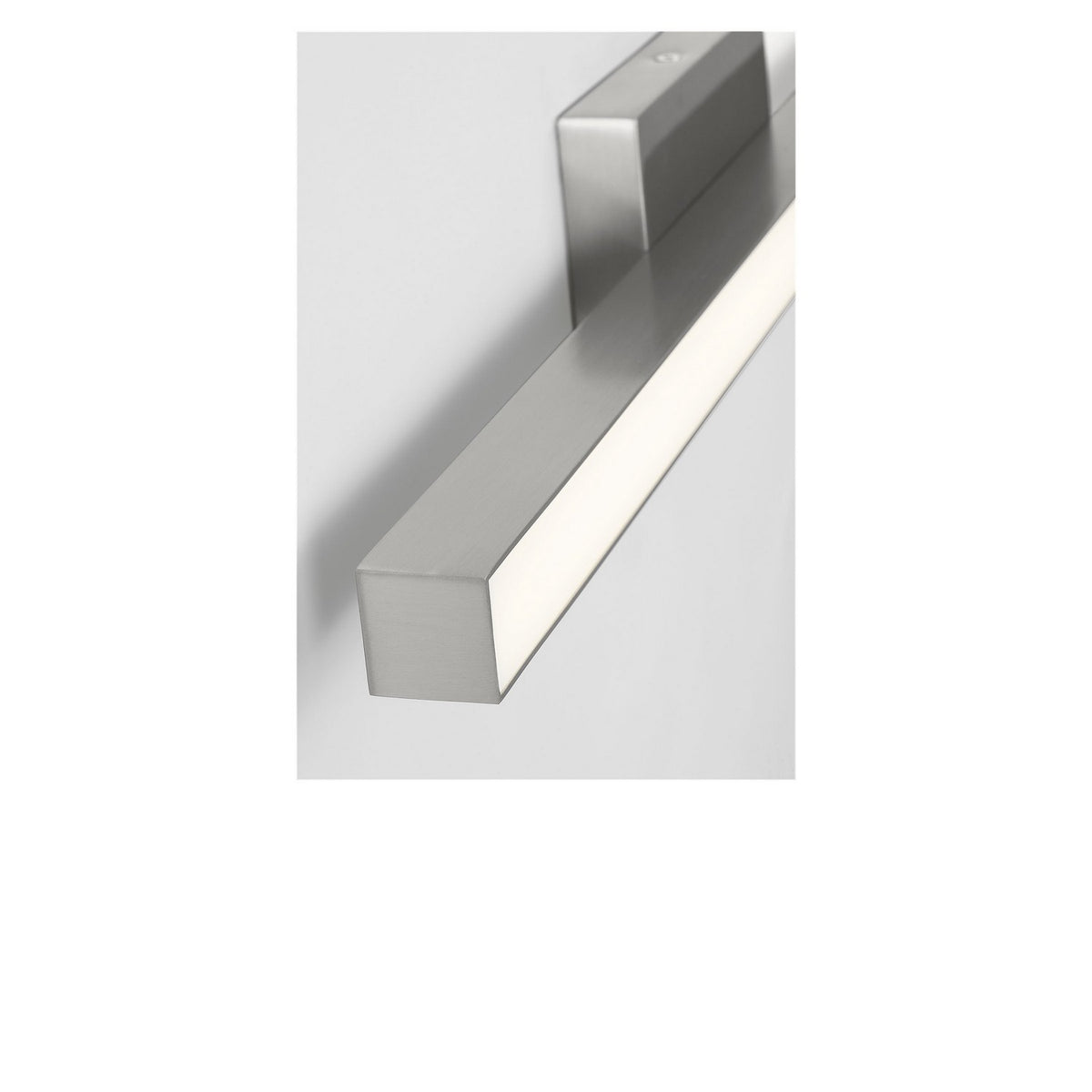 Marque 24 Led Vanity