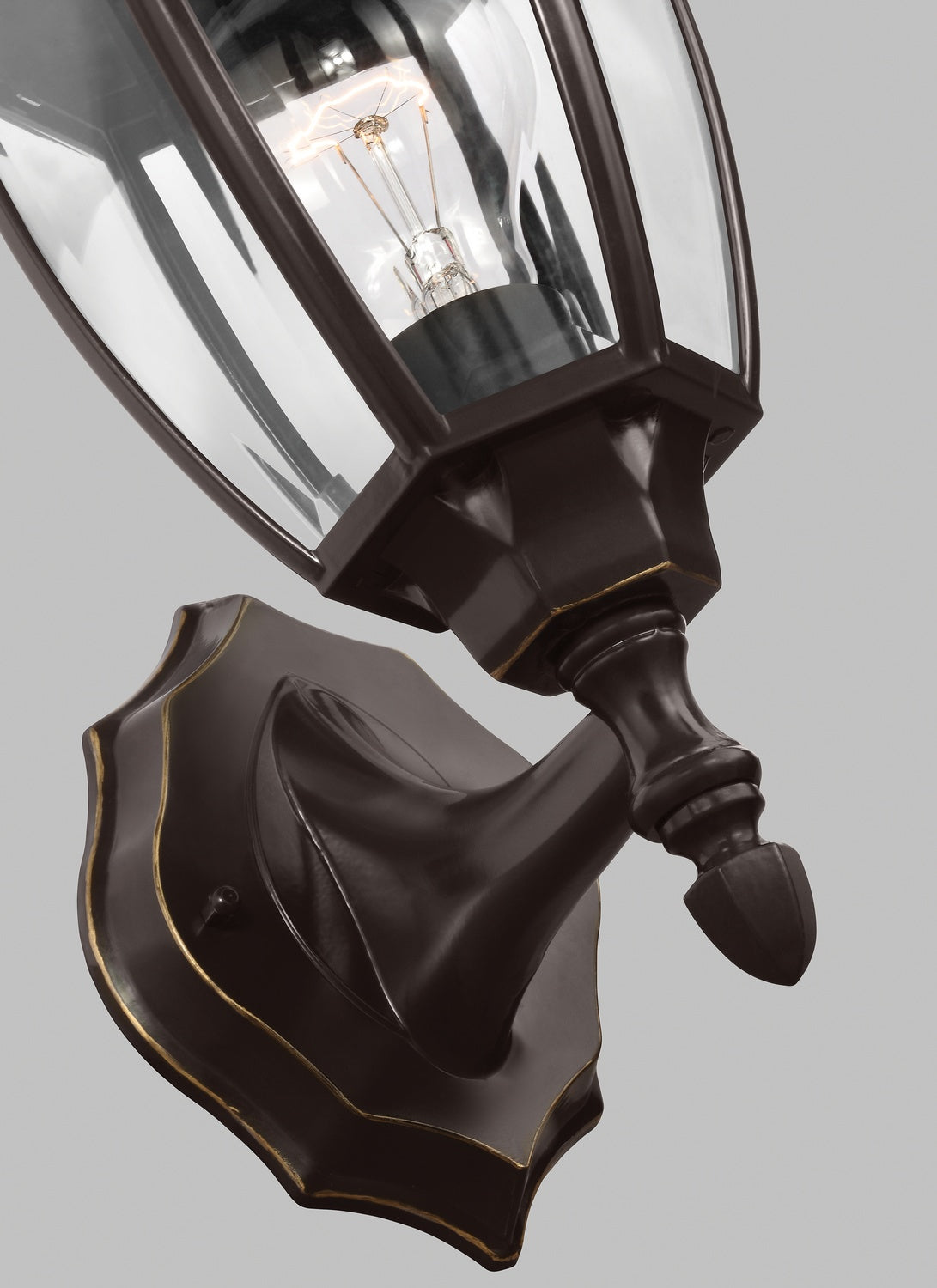 Bakersville Curve 15.5" Up Lantern — Clear