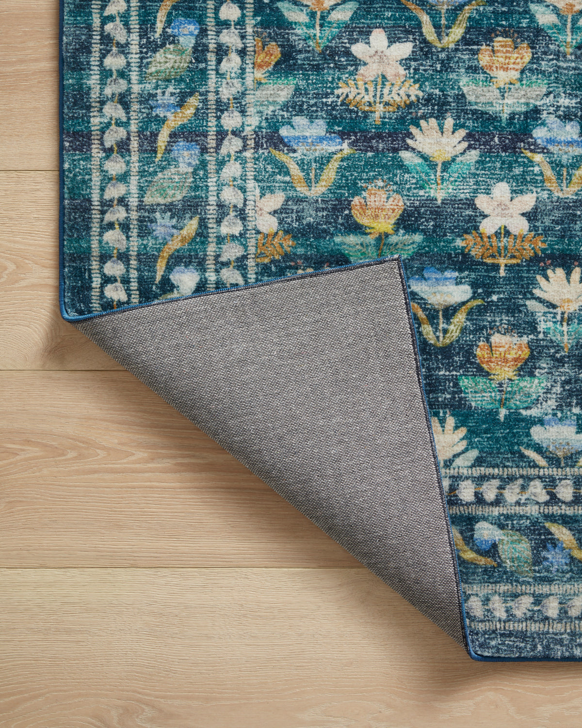 Courtyard Rug 05