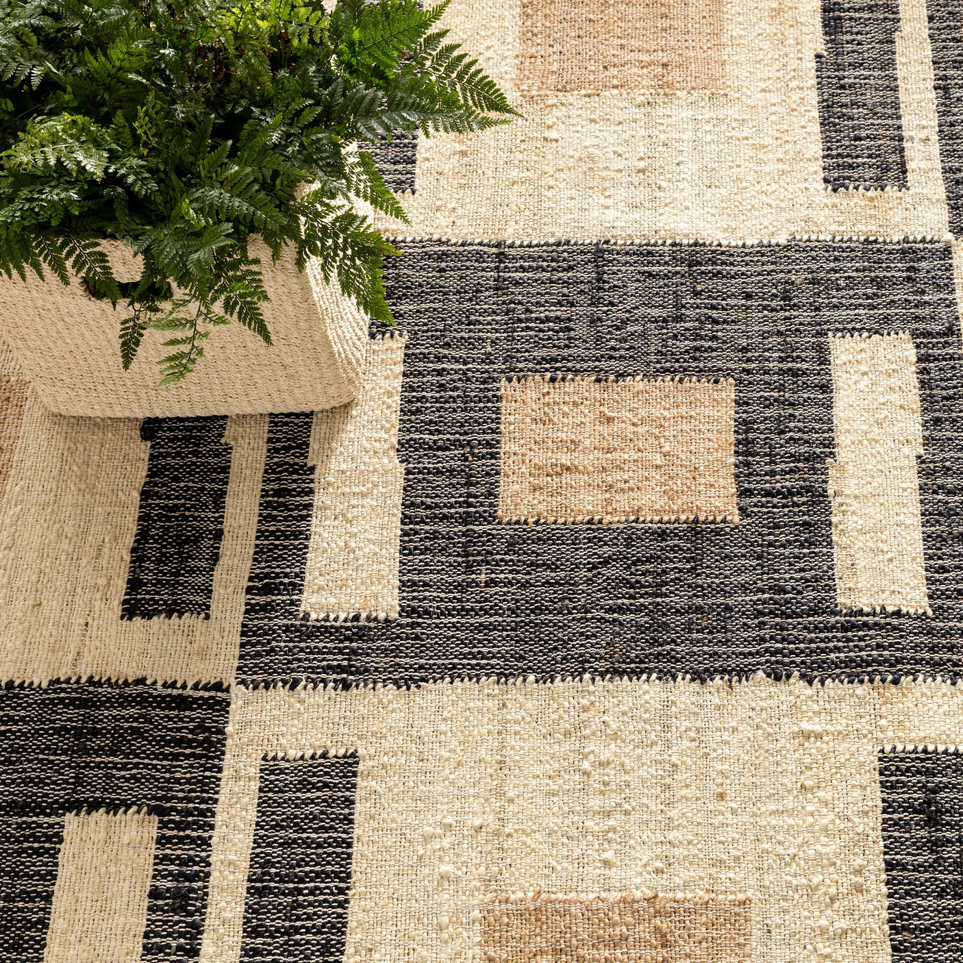 Cassia Handwoven Jute Rug