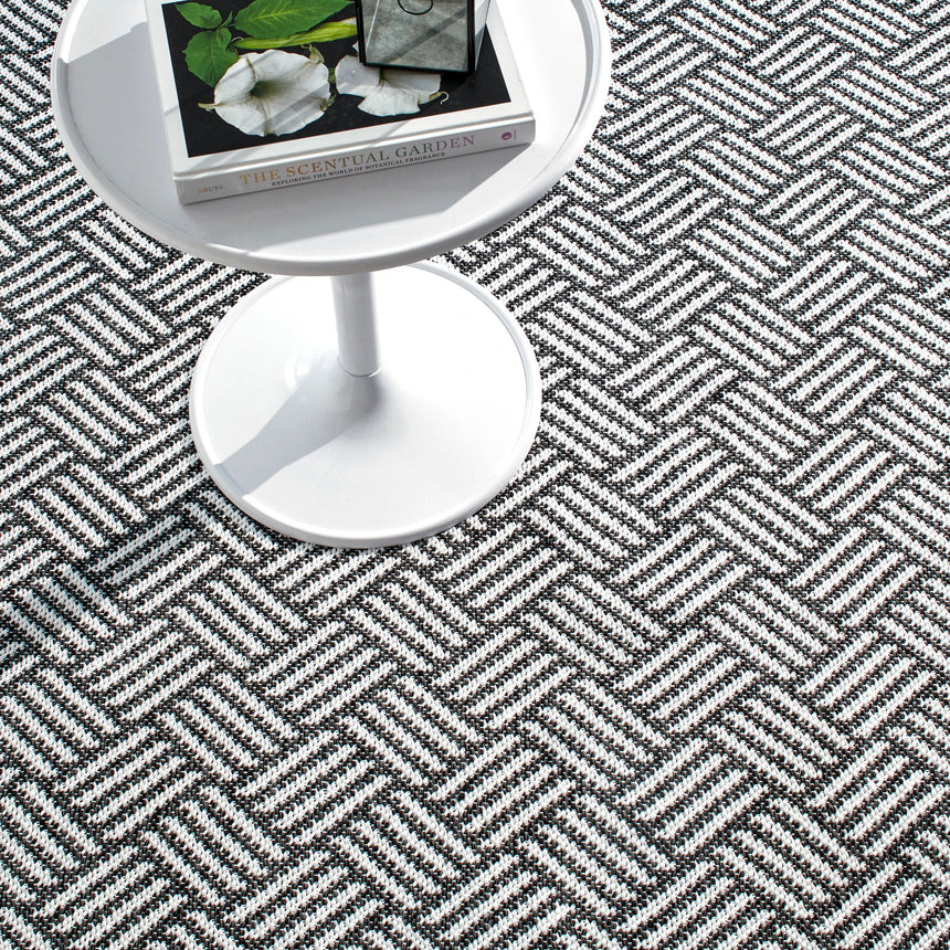 Crisscross Handwoven Indoor/Outdoor Rug