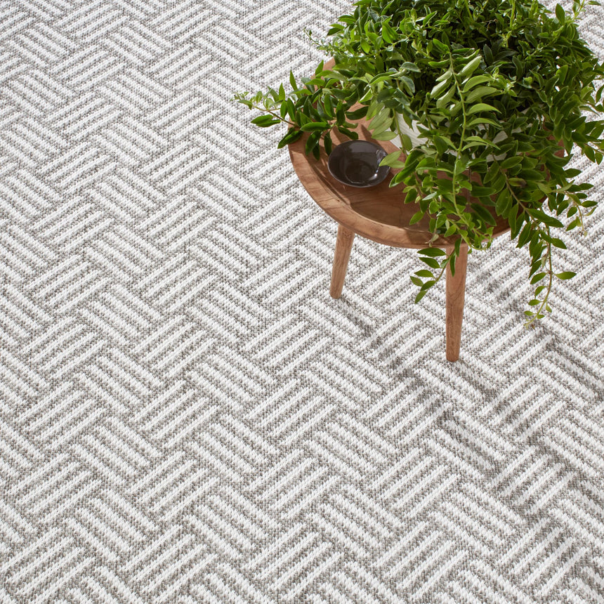 Crisscross Handwoven Indoor/Outdoor Rug