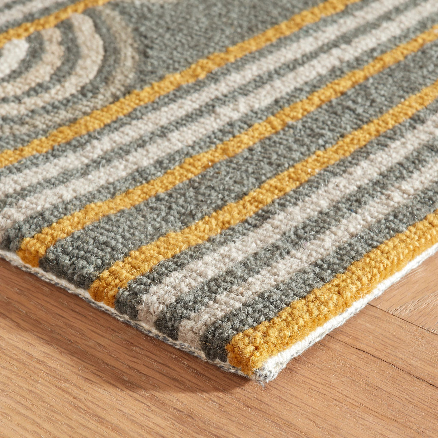 Button Hand Micro Hooked Wool Rug