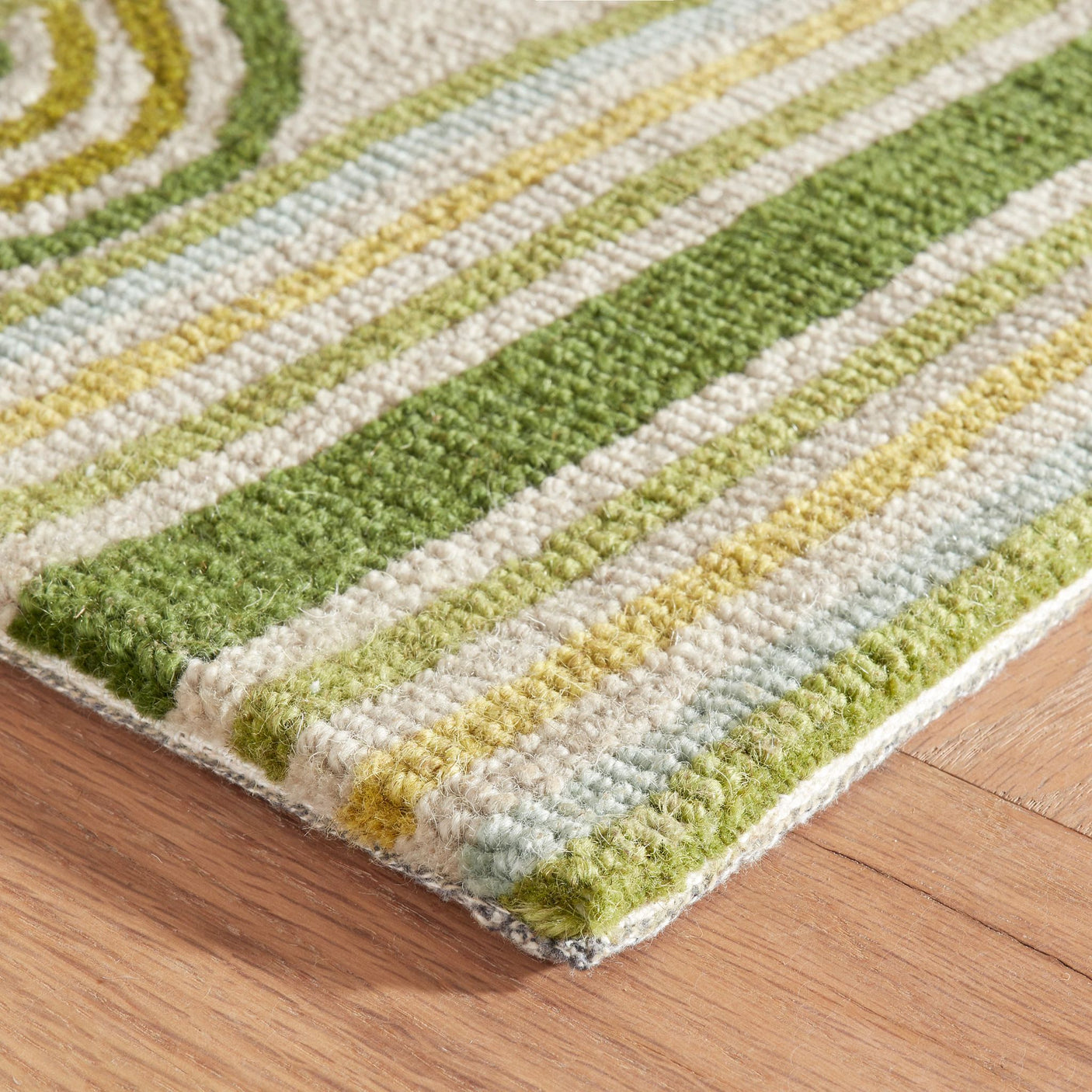 Button Hand Micro Hooked Wool Rug