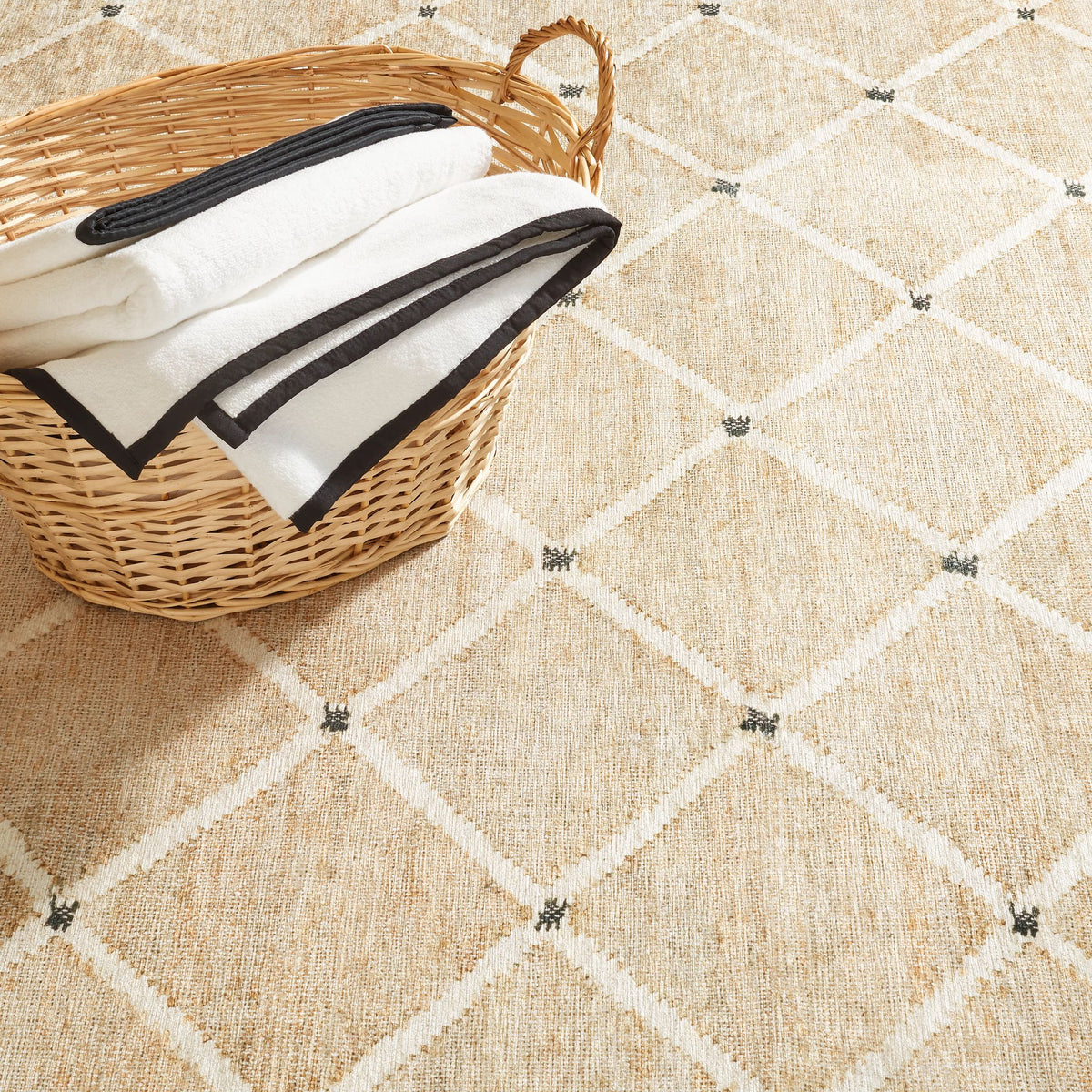 Kali Machine Washable Rug