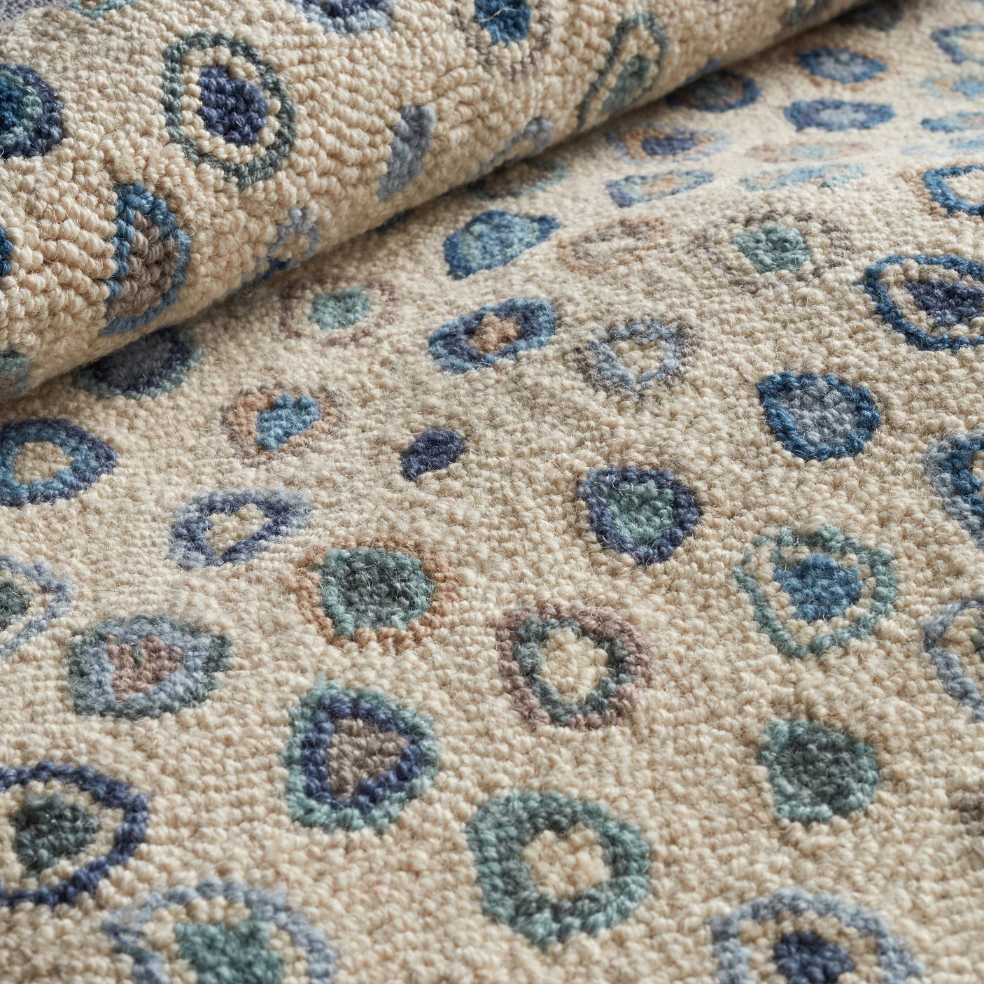 Cat's Paw Hand Micro Hooked Wool Rug