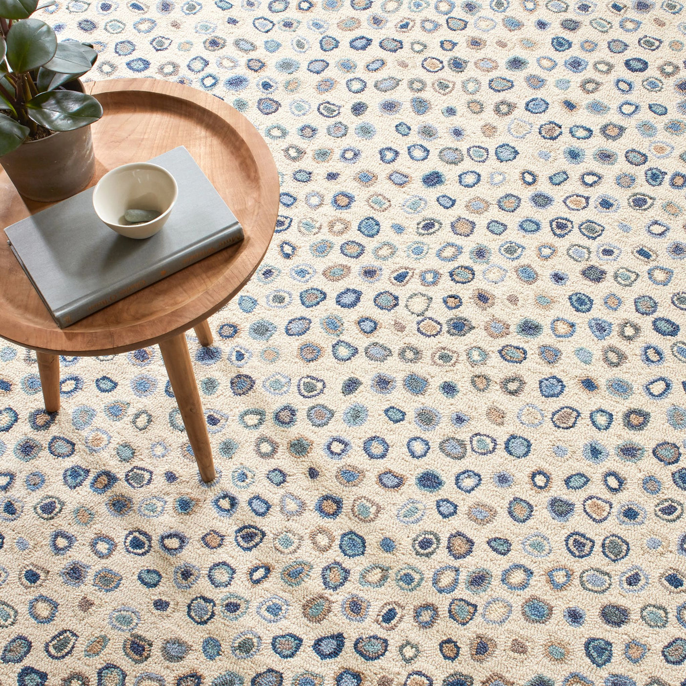 Cat's Paw Hand Micro Hooked Wool Rug