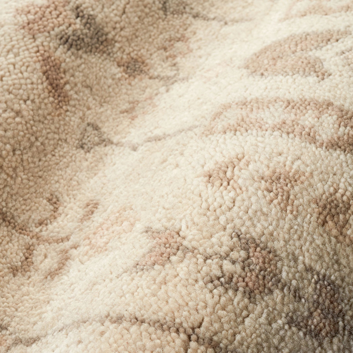 Dara Hand Knotted Wool Rug