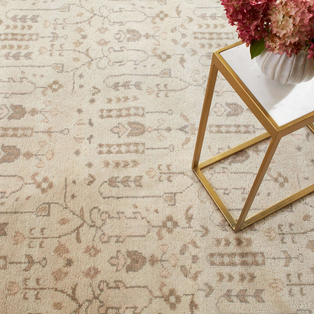 Dara Hand Knotted Wool Rug