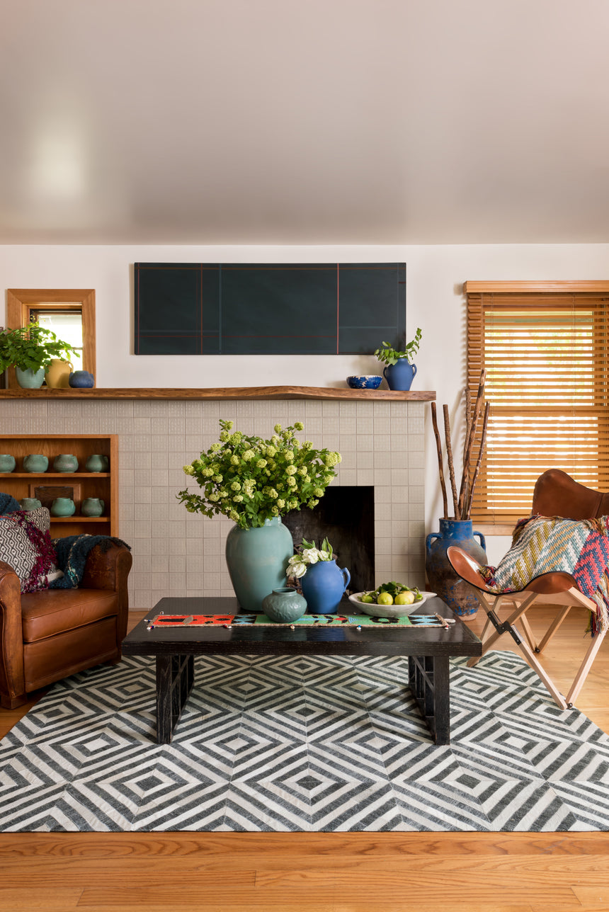 Dorado Rug 03 | Charcoal / Ivory