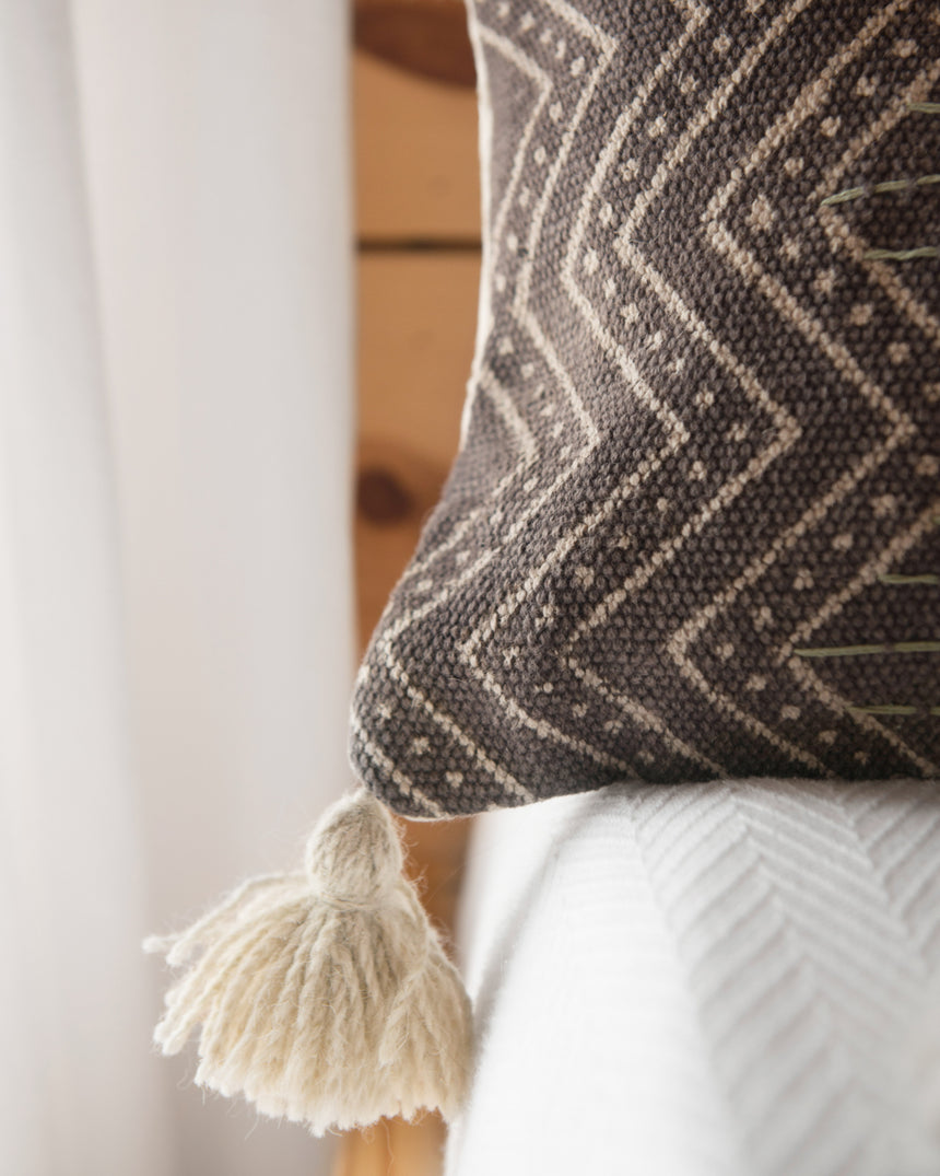 Grey / Multi Pillow | P0607