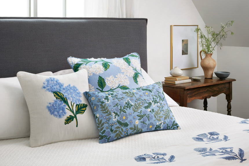 Hydrangea Blue / Ivory Pillow | PRP0013