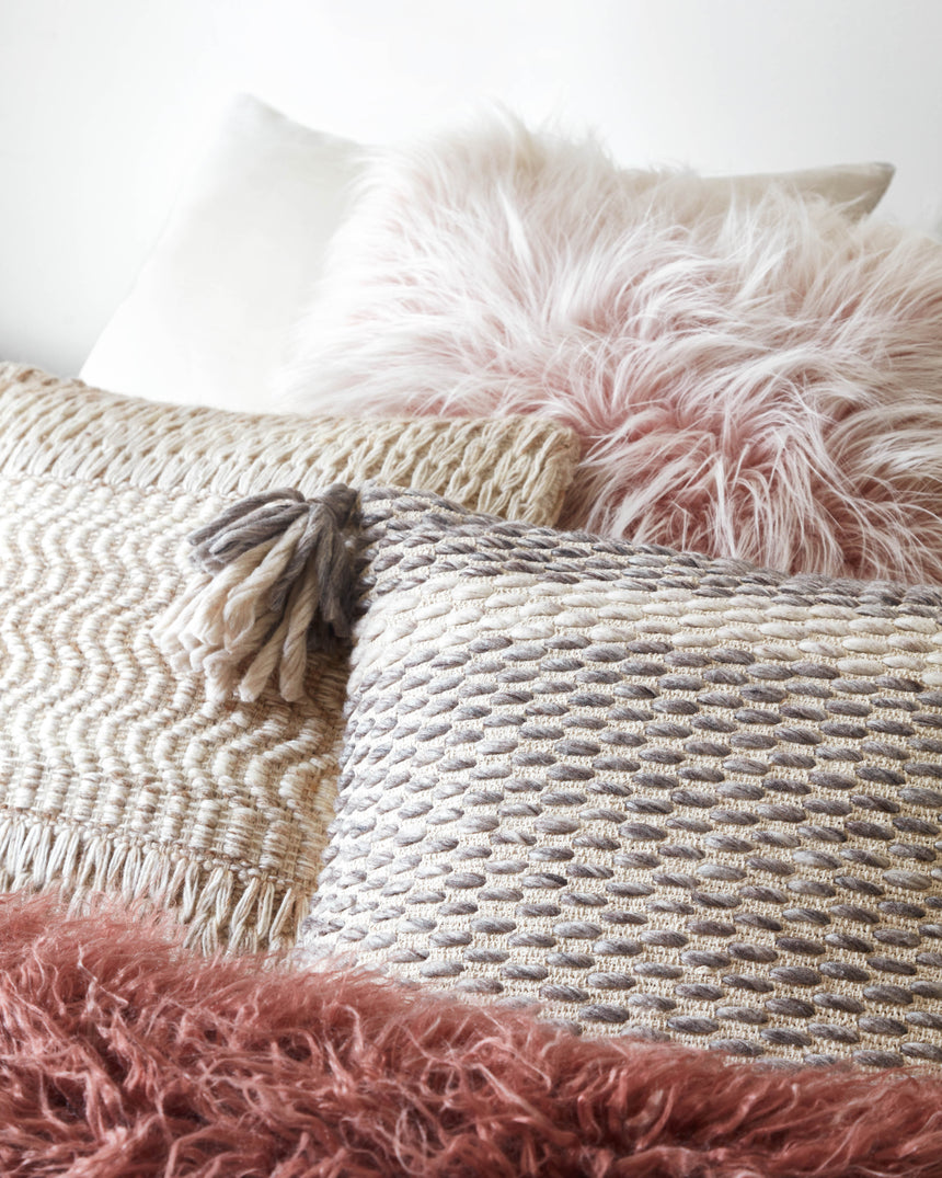 Pillow | P0697