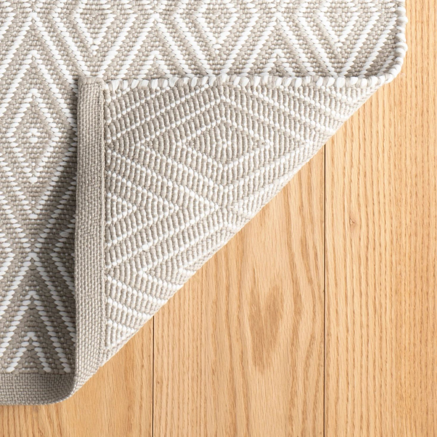 Diamond Handwoven Indoor/Outdoor Rug