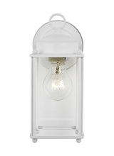 New Castle Medium Wall Lantern — Clear