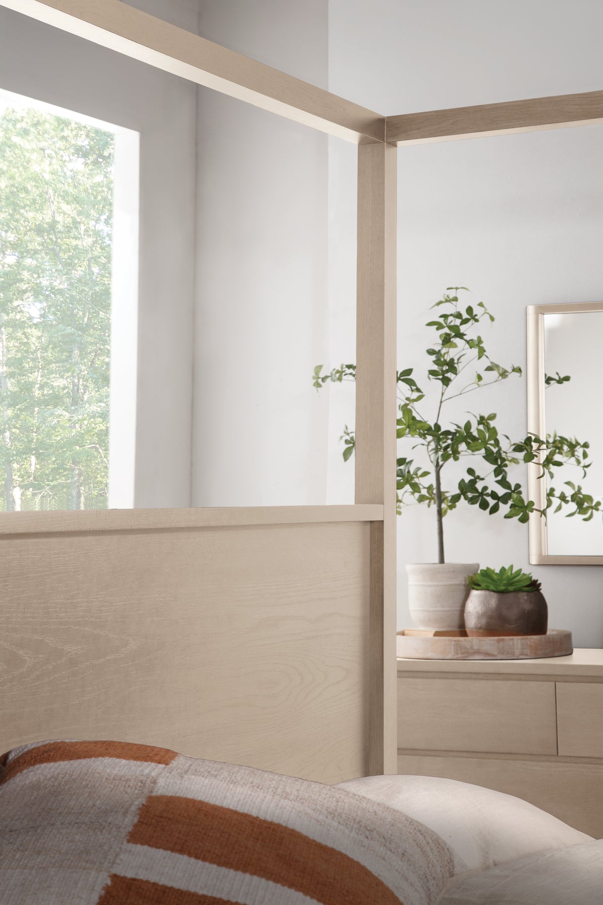 West Bros Curva Poster Bed in 45 Weathered Wood, detail