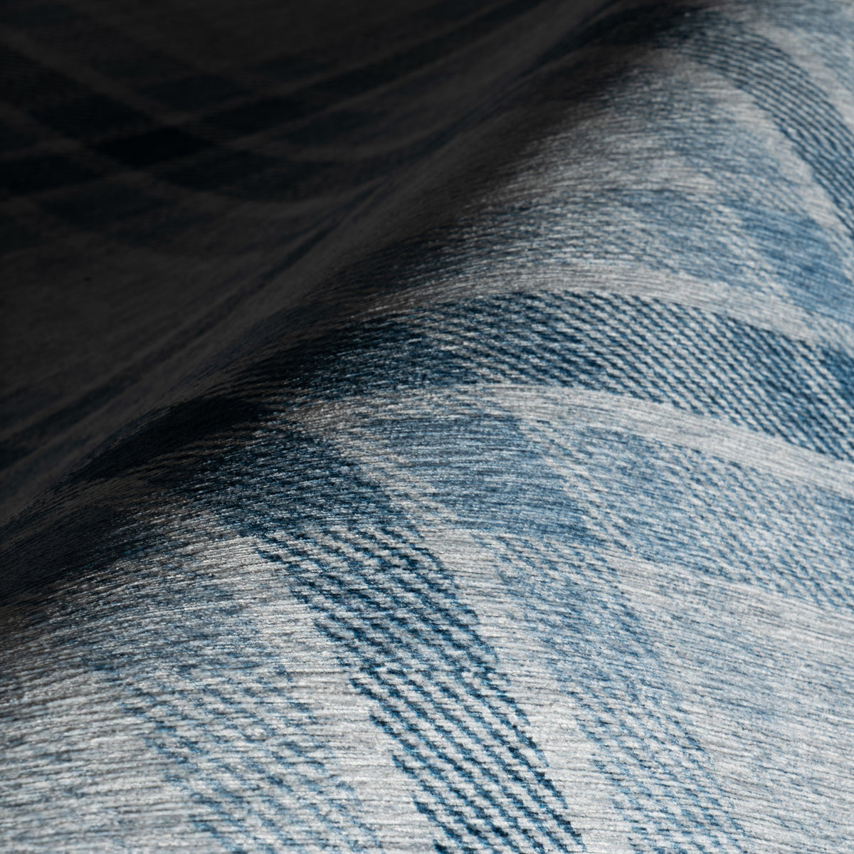 Andri Modern Plaid Machine Washable Rug