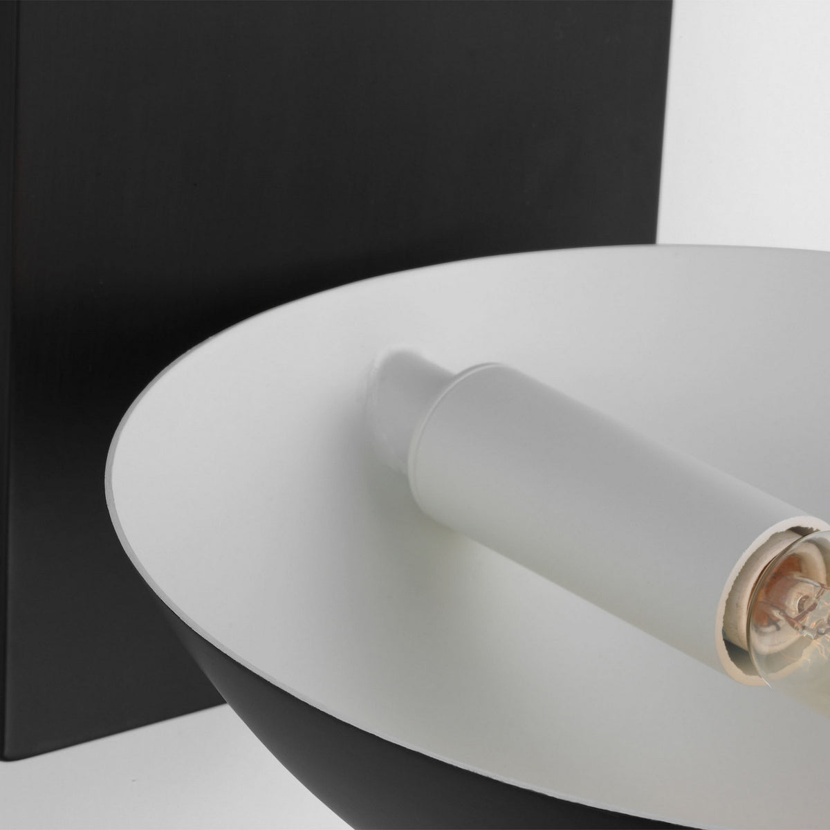 Nevel Medium Sconce