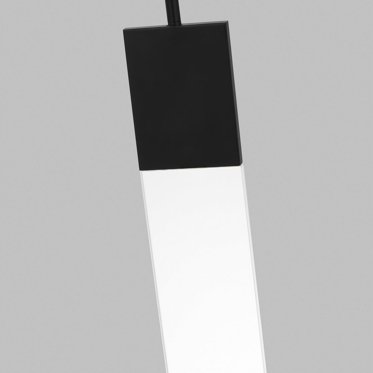 Kulma Medium Pendant
