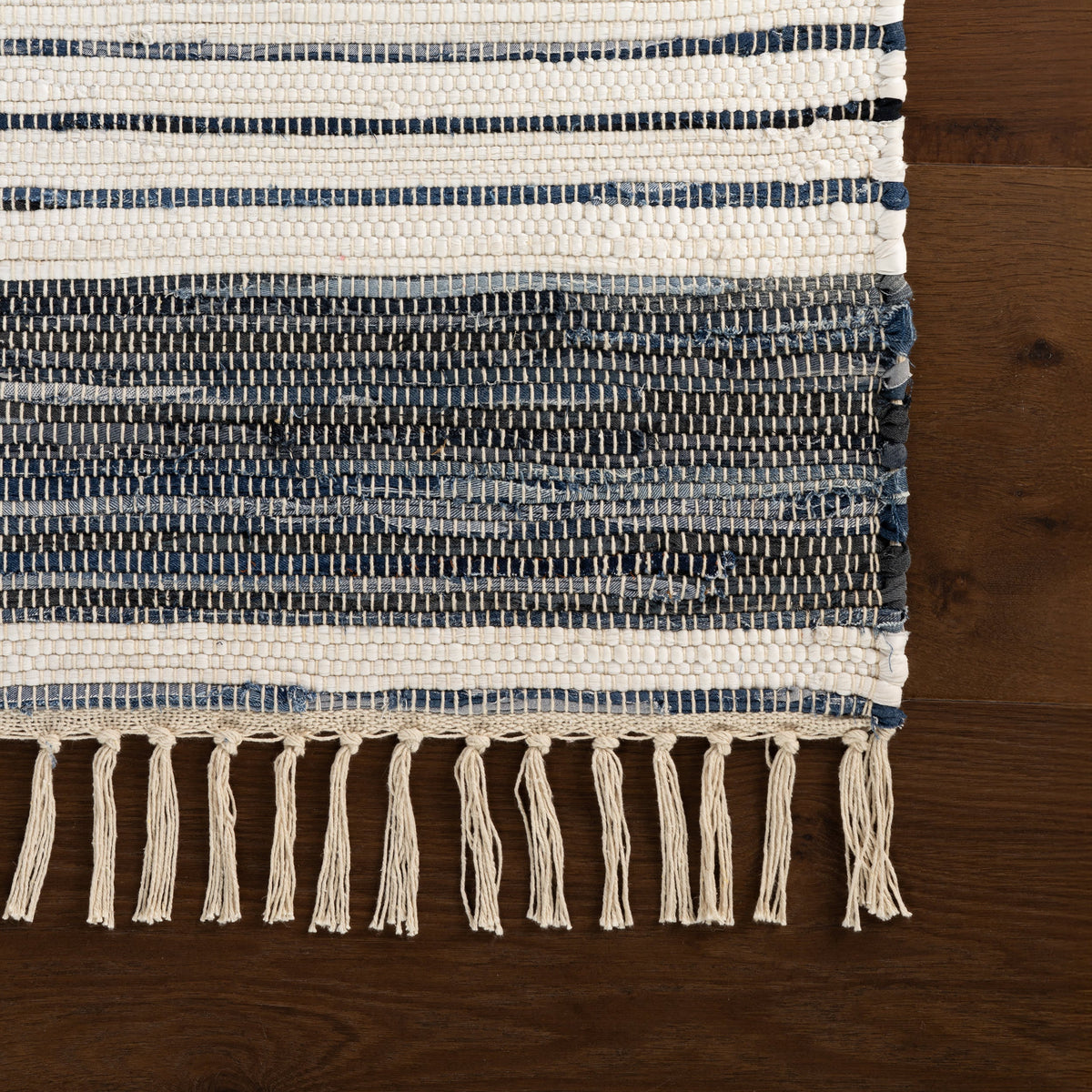 Dash & Albert Diora Denim Bohemian Striped Rug in White, photo 3