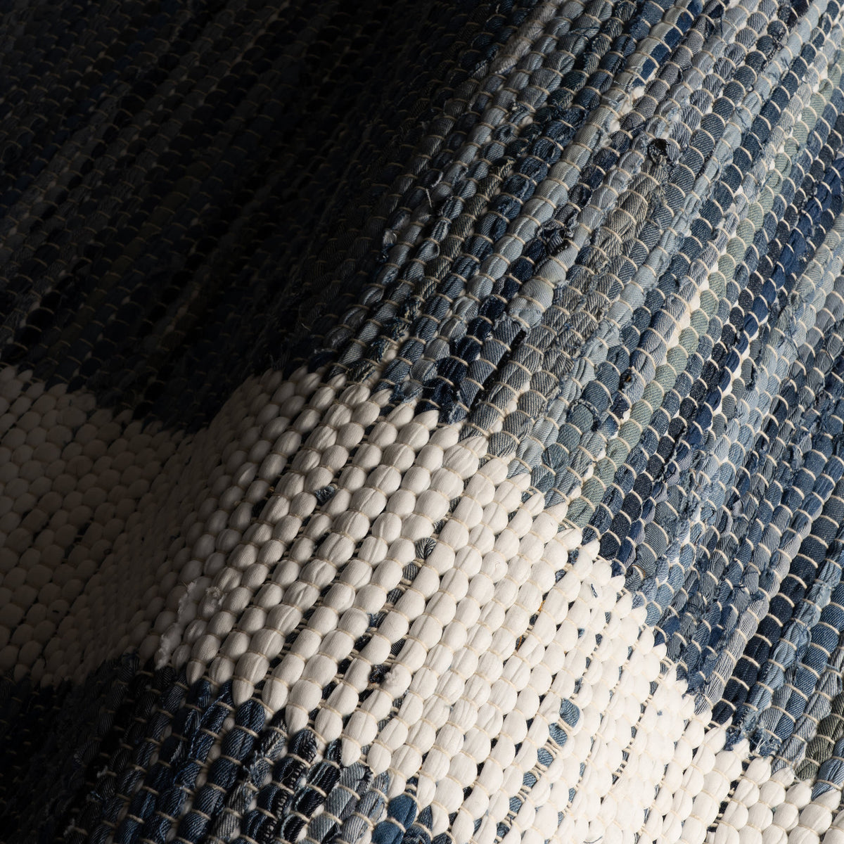 Dash & Albert Dymera Denim Bohemian Bordered Rug in Blue, photo 6