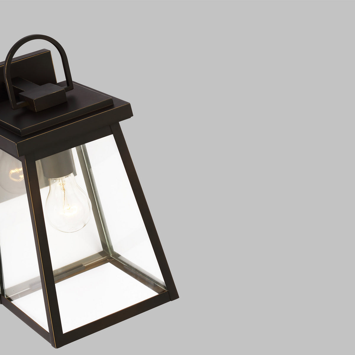 Founders Medium Wall Lantern — 75 W